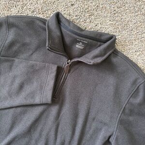Van Heusen Charcoal Gray Quarter Zip Pullover‎ Long Sleeve Men’s